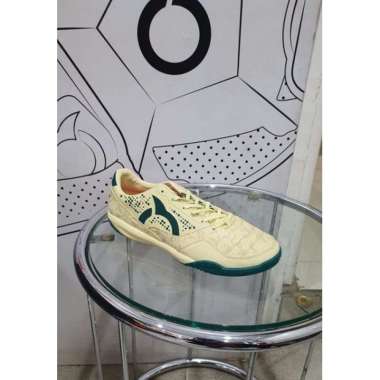 Ortuseight sepatu futsal Jogosala Crusher Original !! Ivory