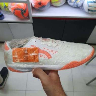 Ortuseight sepatu futsal Jogosala Crusher Original !! Putih
