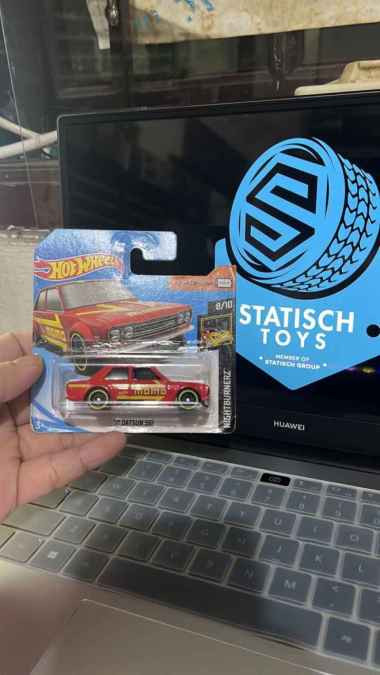Hot Wheels 71 Datsun 510 Momo Merah Short Card