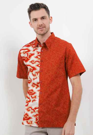 Arjuna Weda Hem Body Fit Batik Mega Mendung 53140024 - Merah XL