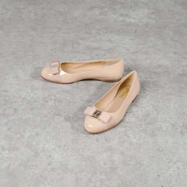 Sepatu SALVATORE FERRAGAMO VARUNA BALLERINA LEATHER CREAM FLAT SHOES 100% ORIGINAL 37