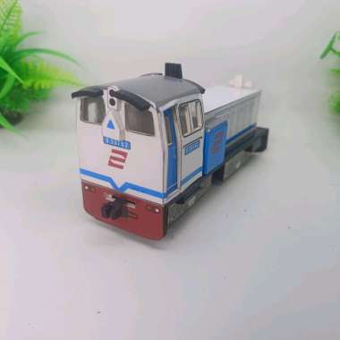 MINIATUR LOKOMOTIF D300 PUTIH BIRU