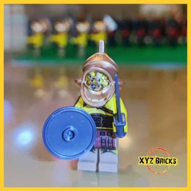 LEGO 8805-2 - Gladiator Minifigure with Weapon