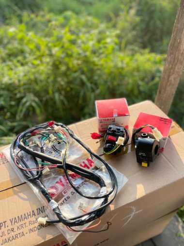 PAKETAN ￼KABEL BODY FIZR + SAKLAR LAMPU SET KIRI KANAN FIZ R FIZ FIZR F1ZR FORCE 1 POSWAN FOSWAN ORI