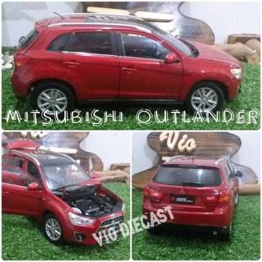 Diecast Miniatur Mitsubishi Outlander skala 1:18