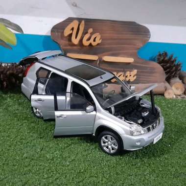 Diecast Miniatur Nissan Xtrail T31 skala 1:18