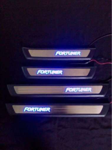 Sill Plate Injakan Kaki Mobil Lampu Led Toyota Fortuner vrz 2016 up