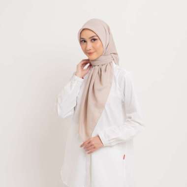DAUKY Jilbab Kerudung Segi Empat Voal Polos Olinda Plain Scarf Cream