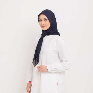 DAUKY Jilbab Kerudung Segi Empat Voal Polos Olinda Plain Scarf Hitam