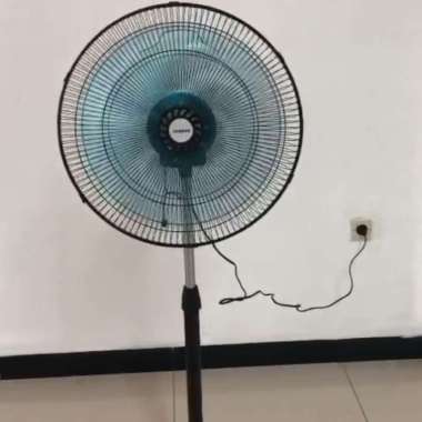 Kipas Stand Kepala Mutar 360° Rotary Fan Osilasi Vornado 18 In Multicolor
