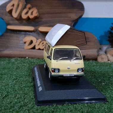 Diecast Miniatur Toyota Hiace 1978 skala 1:43