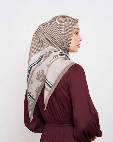 Heaven Lights - Rafat Scarf - Hijab Motif Segi Empat Wanita Nude