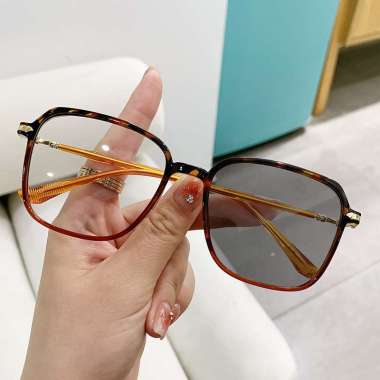 Kacamata Lensa Photocromic Anti Radiasi Wanita Pria Kacamata Bingkai Titanium Kotak Anti Uv leopard