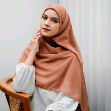 PUSSAT Anira Square Syar'i Hijab Segi Empat Syar'i Ceruty Babydoll Premium 140 × 140 cm Jahit Tepi R