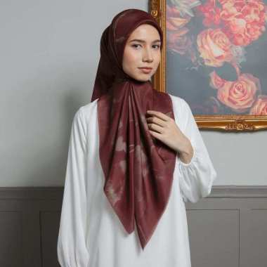 Lozy Hijab - Aurel Scarft Exclusive Pattern (Hijab Square Segiempat Motif) Creamy Red S2