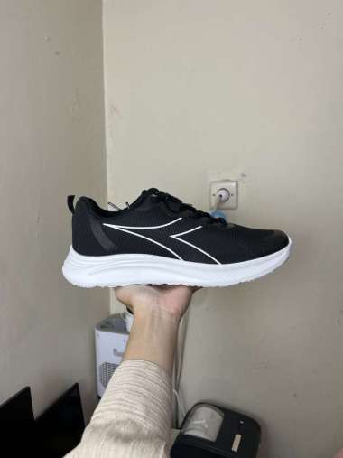 SEPATU DIADORA RUNNING MANSIDE (M) PRIA DIAX24F1201B HITAM 44