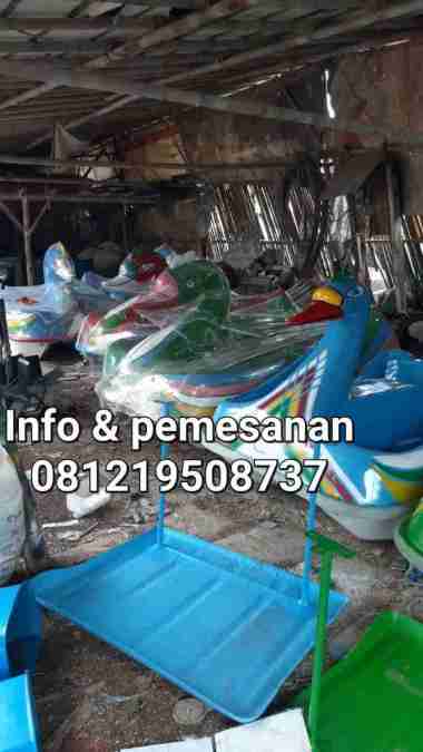 Perahu bebekan fiberglass/sepeda air bebekan/bebek sedang kaps 2 orang!!