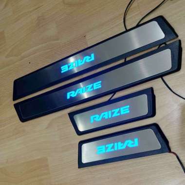 SILLPLATE SAMPING STAINLESS TOYOTA RAIZE LAMPU LED