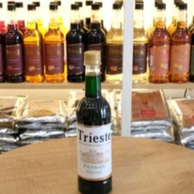 Trieste Syrup Pandan 650 ml - Trieste Sirup Pandan