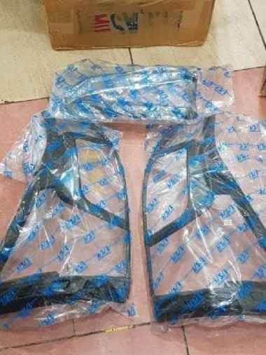 Garnish Stoplamp / List Lampu Belakang Carbon Grand Avanza