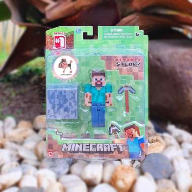 Minecraft Core Steve Action Figure with Accessory