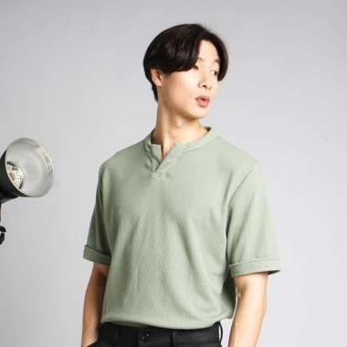 Nawla - Baju Atasan Pria Lengan Pendek Bahan Waffle Knit Berkerah V Neck | Kaos H&M | Kaos Uniqlo S 