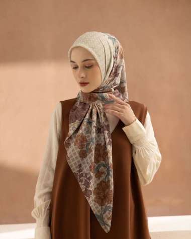 Heaven Lights - Maureen Scarf - Hijab Motif Segi Empat Jasmine