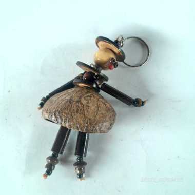 Gantungan kunci buah boneka kayu