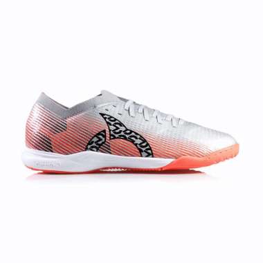 Ortuseight Sepatu Futsal Catalyst Liberte V3 IN - Anodized Silver/Peach 44