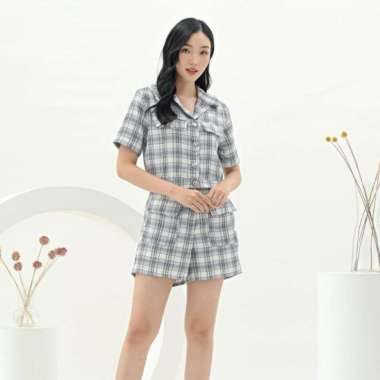 STYLE BUTIK Felicity Tweed Set in Plaids I Kemeja & Celana Pendek Tweed Kotak2 Plaids S/M - TOP