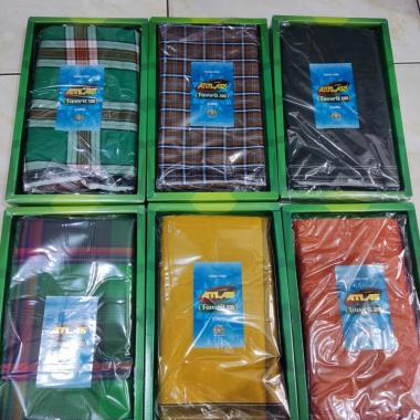 Sarung Atlas Kain Sarung Atlas Tenun Motif Kotak Sarung Atlas