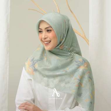 AUTHENTISM ID CHANTILLY SERIES ORIGINAL KERUDUNG SEGI EMPAT VOAL ULTRAFINE LASERCUT PREMIUM HIJAB MO