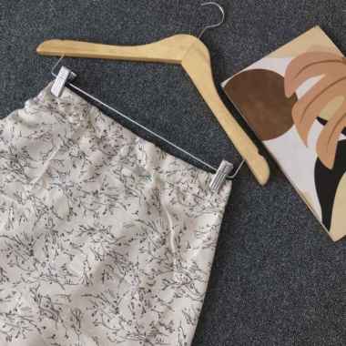 ROK MOTIF BUNGA DAISY / FLORAL SKIRT LILY DARA - HITAM DAMARA CREAM FLORA