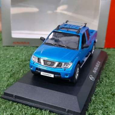 Diecast Miniatur Nissan Navara Norev skala 1:43