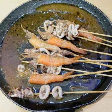 Sate Seafood Udang Cumi Marinasi Bumbu BBQ isi 10 Tusuk Enak Praktis Tinggal Bakar / Hotplate / Gore