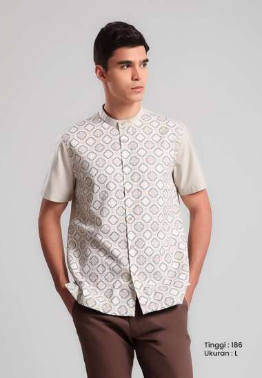 MANZONE - Kemeja Koko Lengan Pendek Pria Ahvaz Modern Fit - Cream Cream S