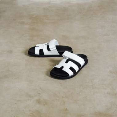 Sandal HERMES CHYPRE BLACK WHITE SANDAL 100% ORIGINAL 37