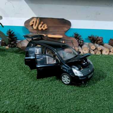 Diecast Miniatur Nissan Livina XR skala 1:18