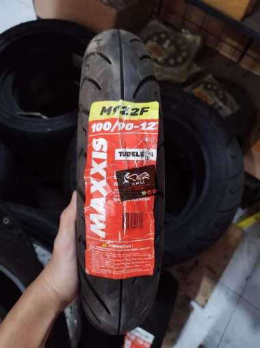 BAN LUAR TUBELESS MAXXIS 100/90-12 110/90-12 M922 110/90-12