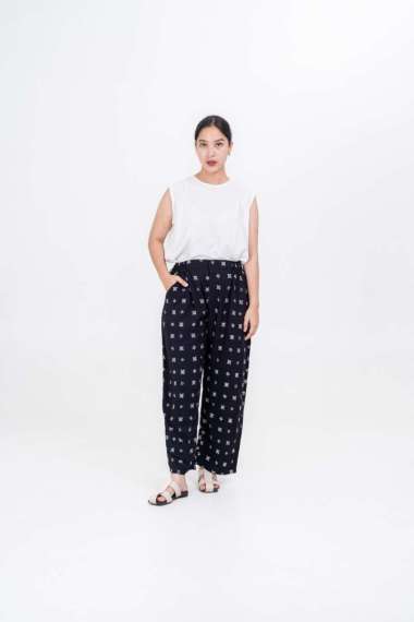 Dama Kara Hapsari Long Pants Black