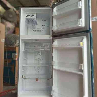kulkas 2 pintu Polytron anti bunga es