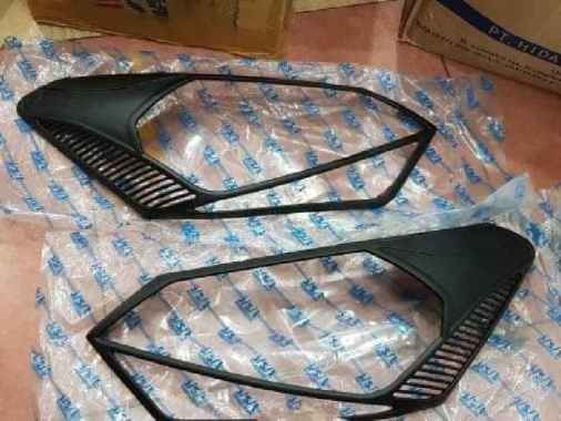Paket Garnish Lampu Depan Belakang Hitam Doff Jsl New Agya 2017-2019