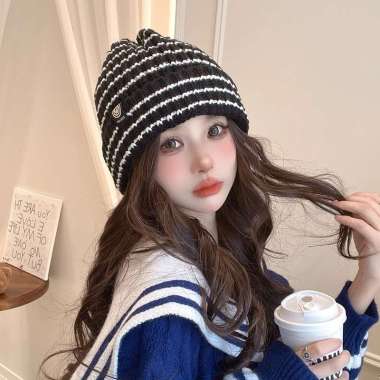 Topi Kupluk Rajut Musim Dingin / Beanie Winter Pria Wanita / Kupluk Hitam Putih Tebal Hitam