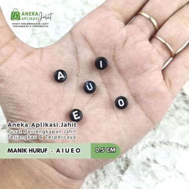 15 GRAM MANIK MOTE BULAT HURUF VOKAL AIUEO - 0.5 CM