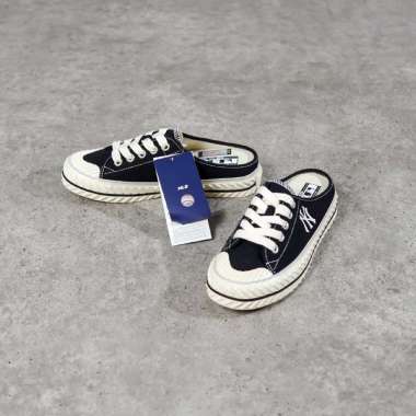 Sepatu MLB NY WHITE BLACK MULES SNEAKER 100% ORIGINAL 38