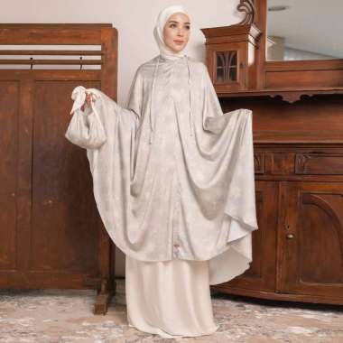 Lozy Hijab - Lesti Prayer Set (Mukena Silk Motif 2in1 Lozy x Lesti Kejora) White Lily + Pouch