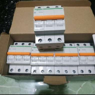 MCB 3PHASE 3P 32A 32AMPERE SCHNEIDER TUAS KUNING MCB 3 X 20 A