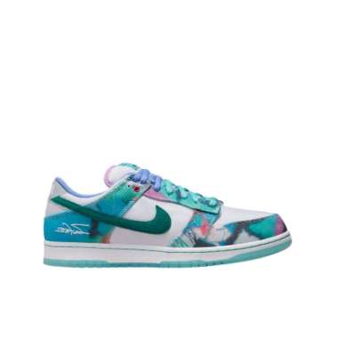 SB Dunk Low Futura Bleached Aqua 11