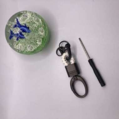 Gantungan Kunci Braided Kepang / Carabiner Besi Kulit / Pengait Remote Putih