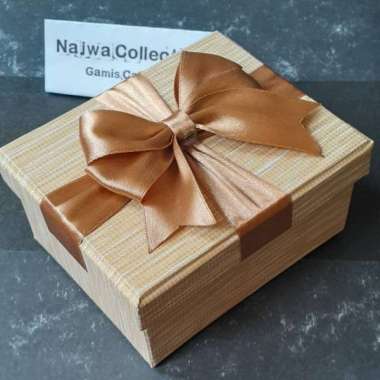Kotak Kado Hadiah / Gift Box Pita Satin Custom Ukuran 30x25x5cm